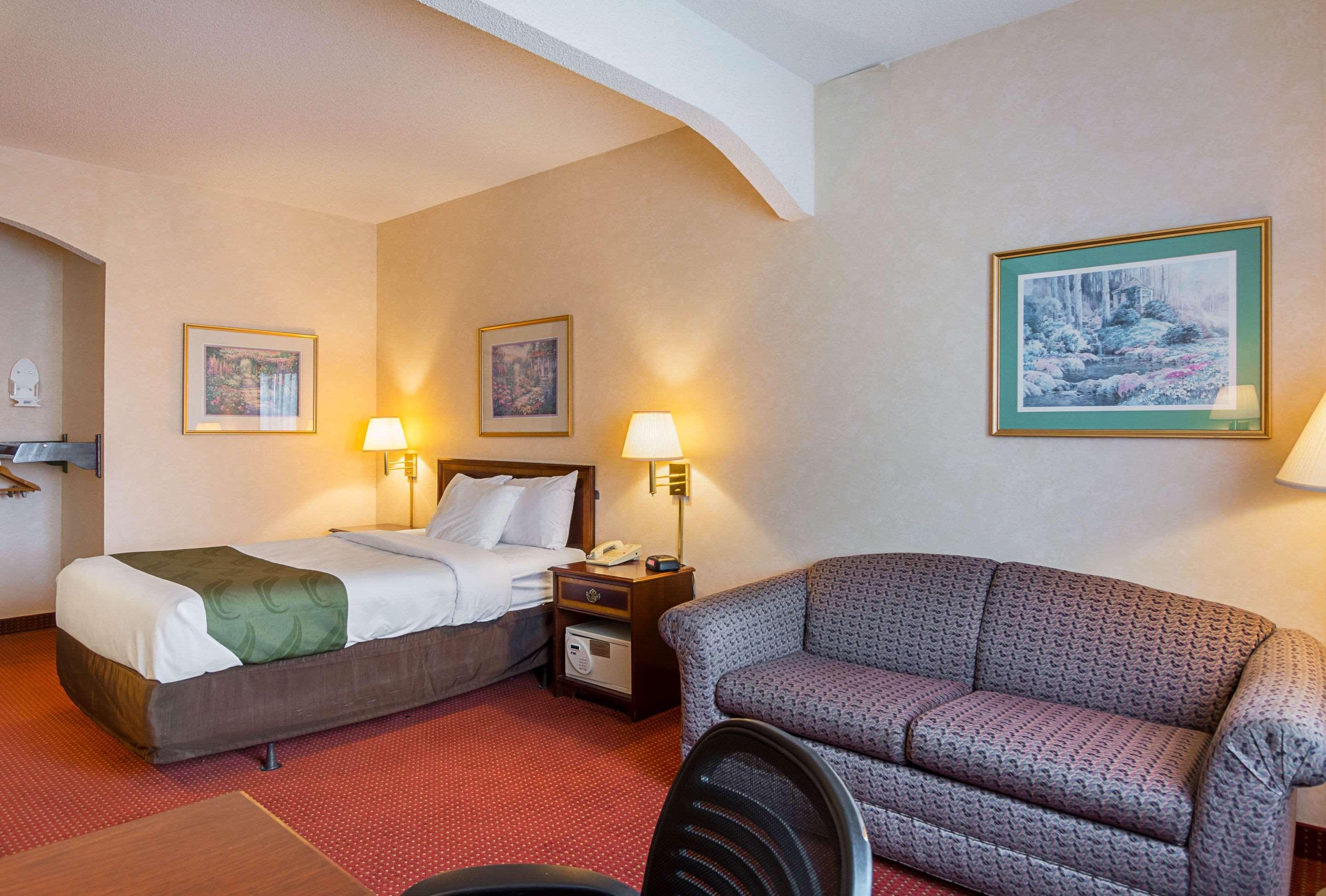 Quality Inn & Suites Kearneysville - Martinsburg Esterno foto