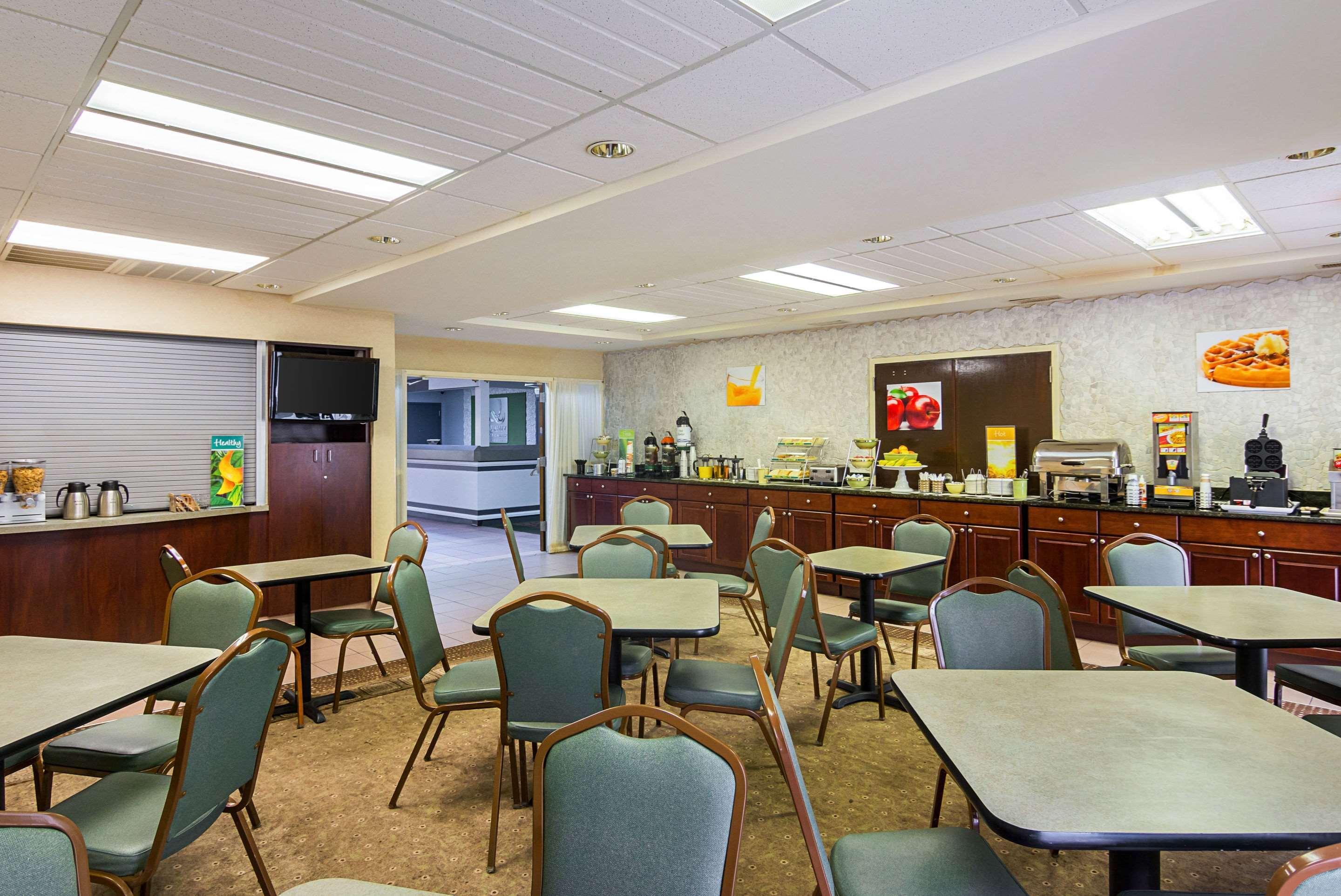 Quality Inn & Suites Kearneysville - Martinsburg Esterno foto