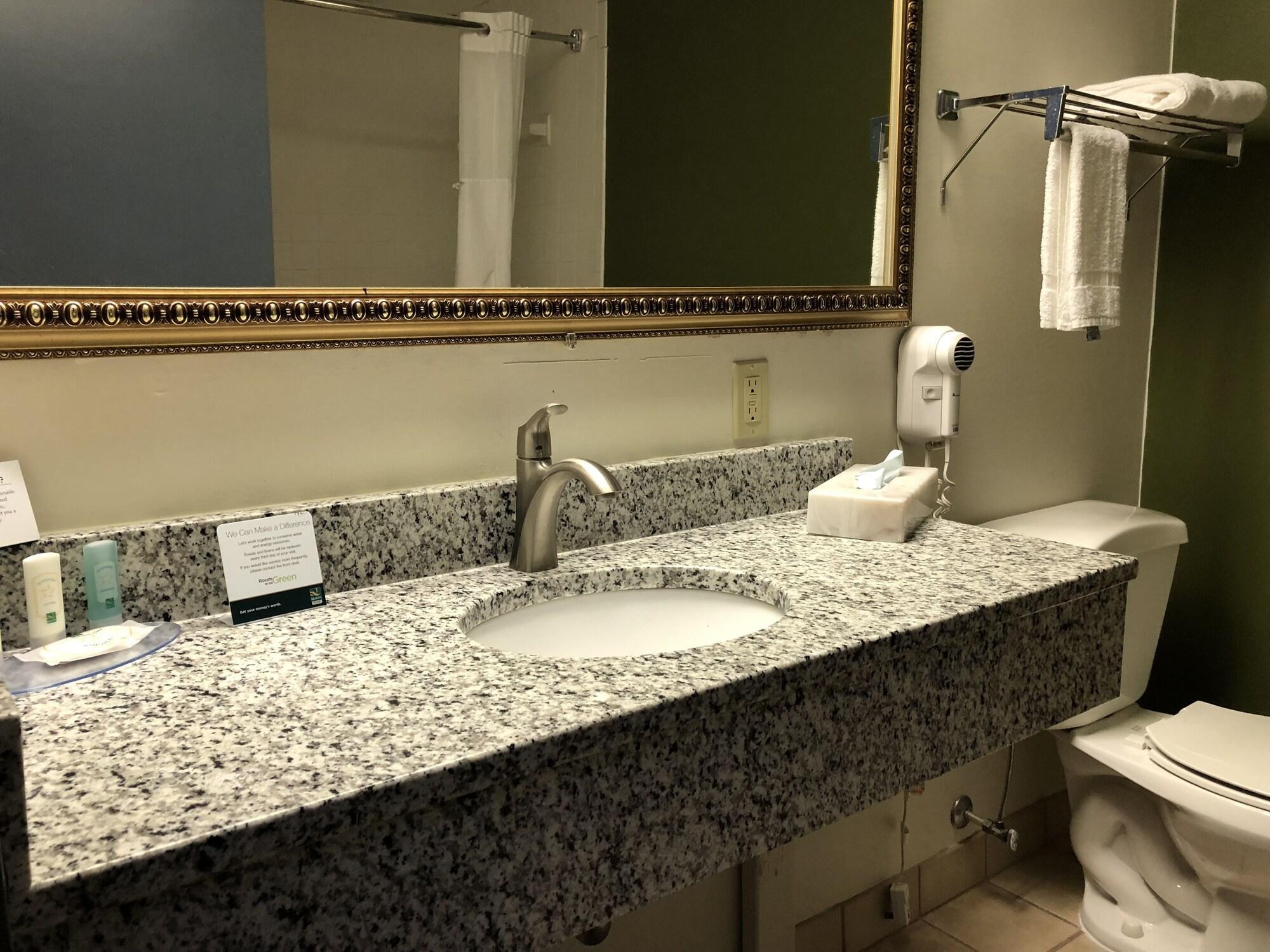 Quality Inn & Suites Kearneysville - Martinsburg Esterno foto