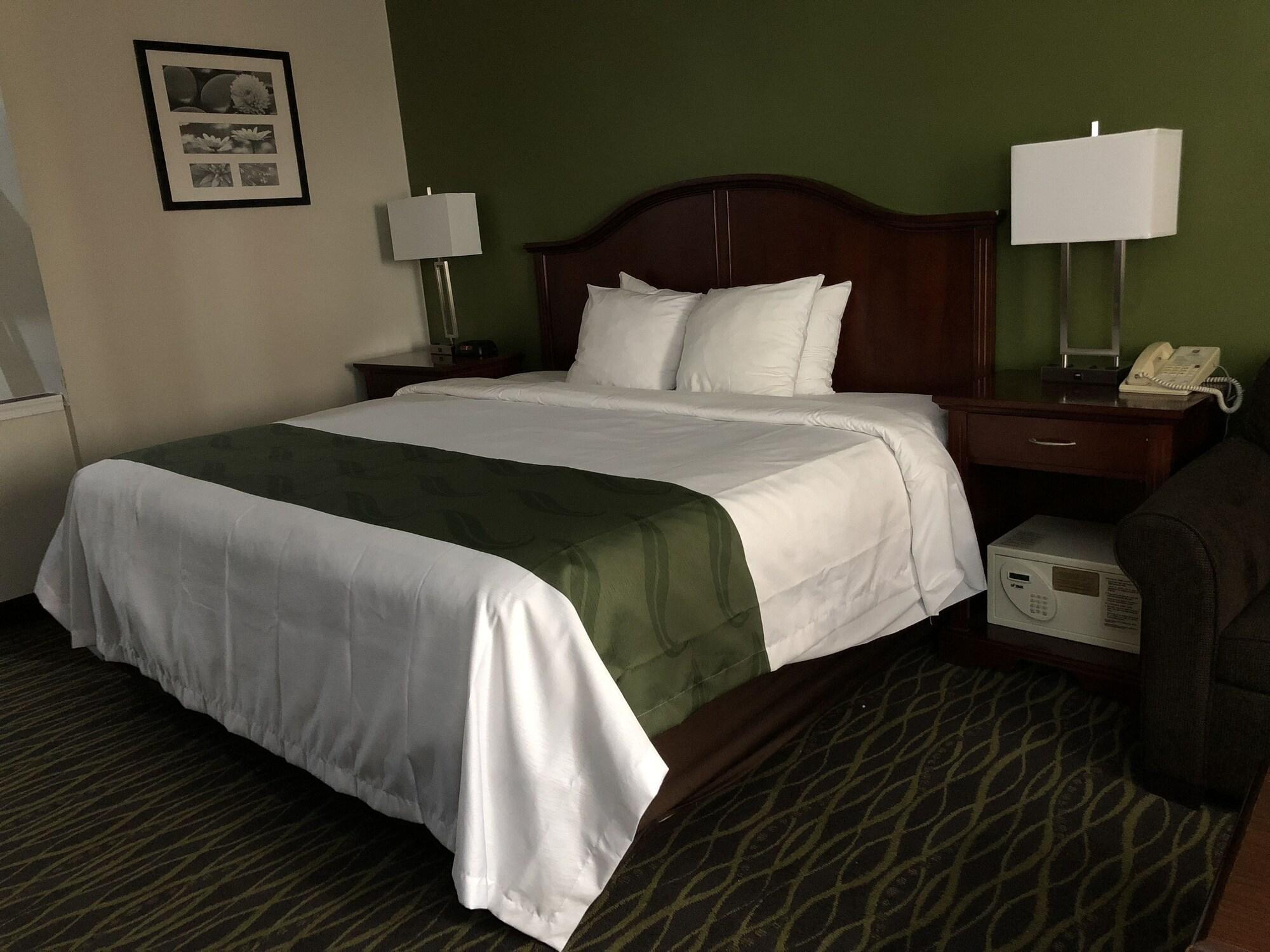 Quality Inn & Suites Kearneysville - Martinsburg Esterno foto