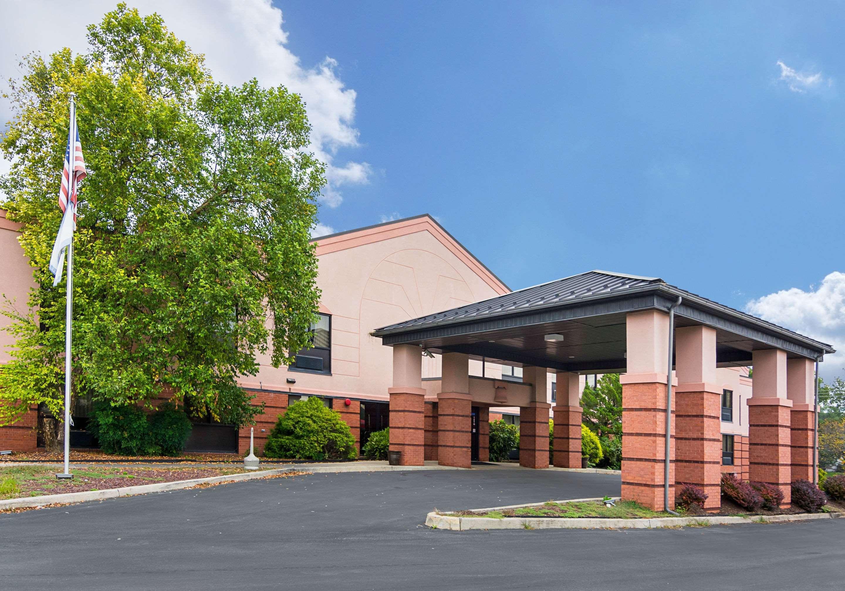 Quality Inn & Suites Kearneysville - Martinsburg Esterno foto